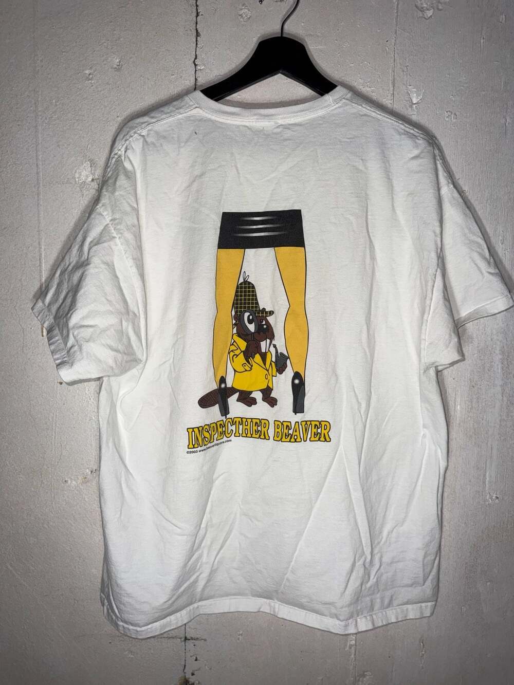 Vintage 2003 Beaver Liquors 'Inspecther Beaver' Humor Graphic T-Shirt